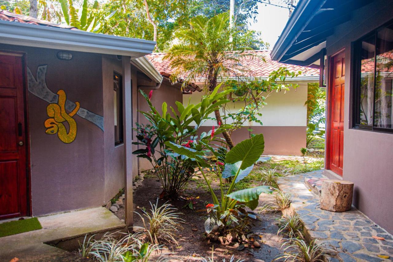 ホテル Bambutel Cocles Puerto Viejo de Talamanca エクステリア 写真